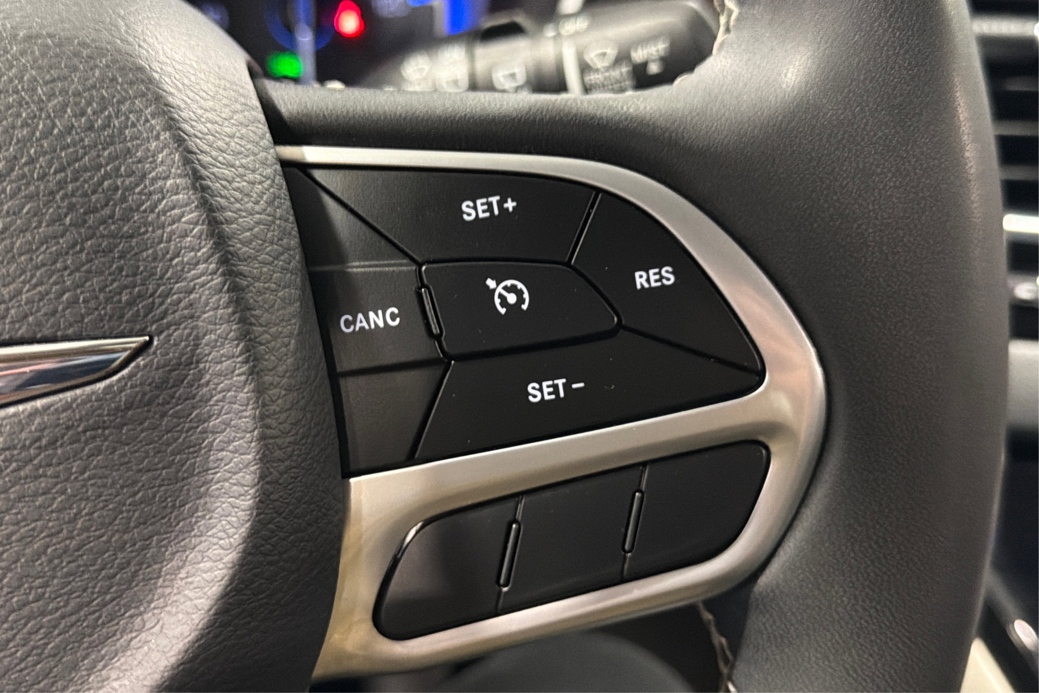 Used 2023 Chrysler Voyager LX FWD image 24