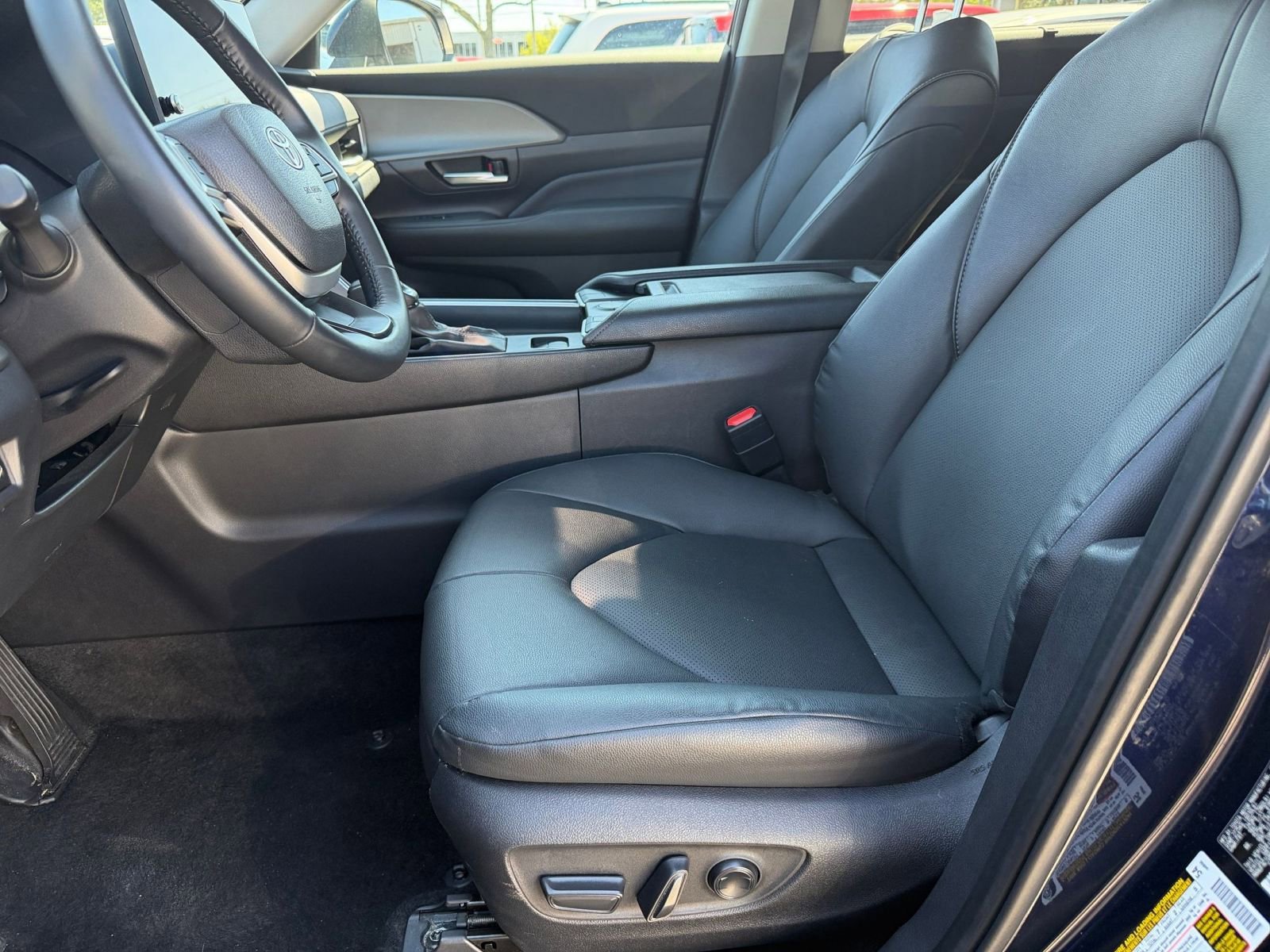 Used 2025 Toyota Grand Highlander FWD image 25