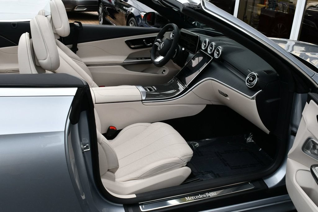 Used 2026 Mercedes-Benz CLE 450 4MATIC Cabriolet image 67