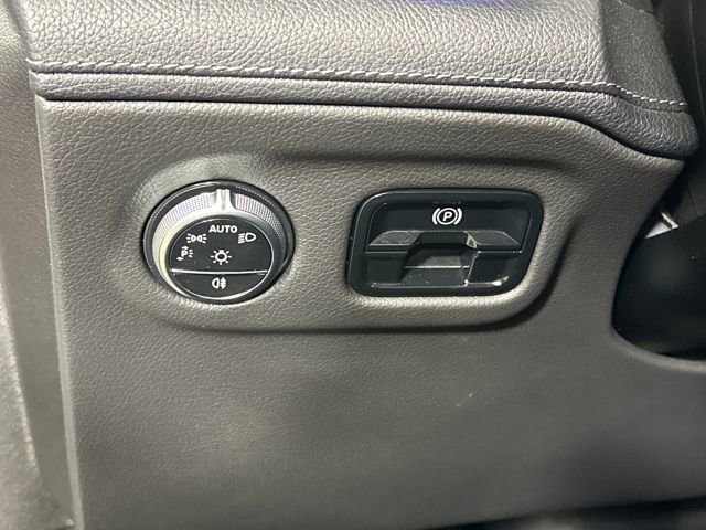 Used 2023 Mercedes-Benz EQE 350+ SUV w/ Exclusive Trim Package image 18