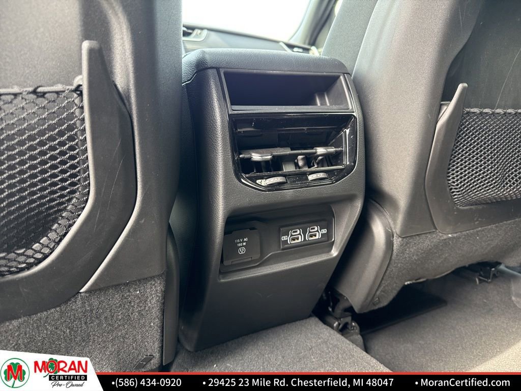 Used 2024 Jeep Grand Cherokee Altitude image 25