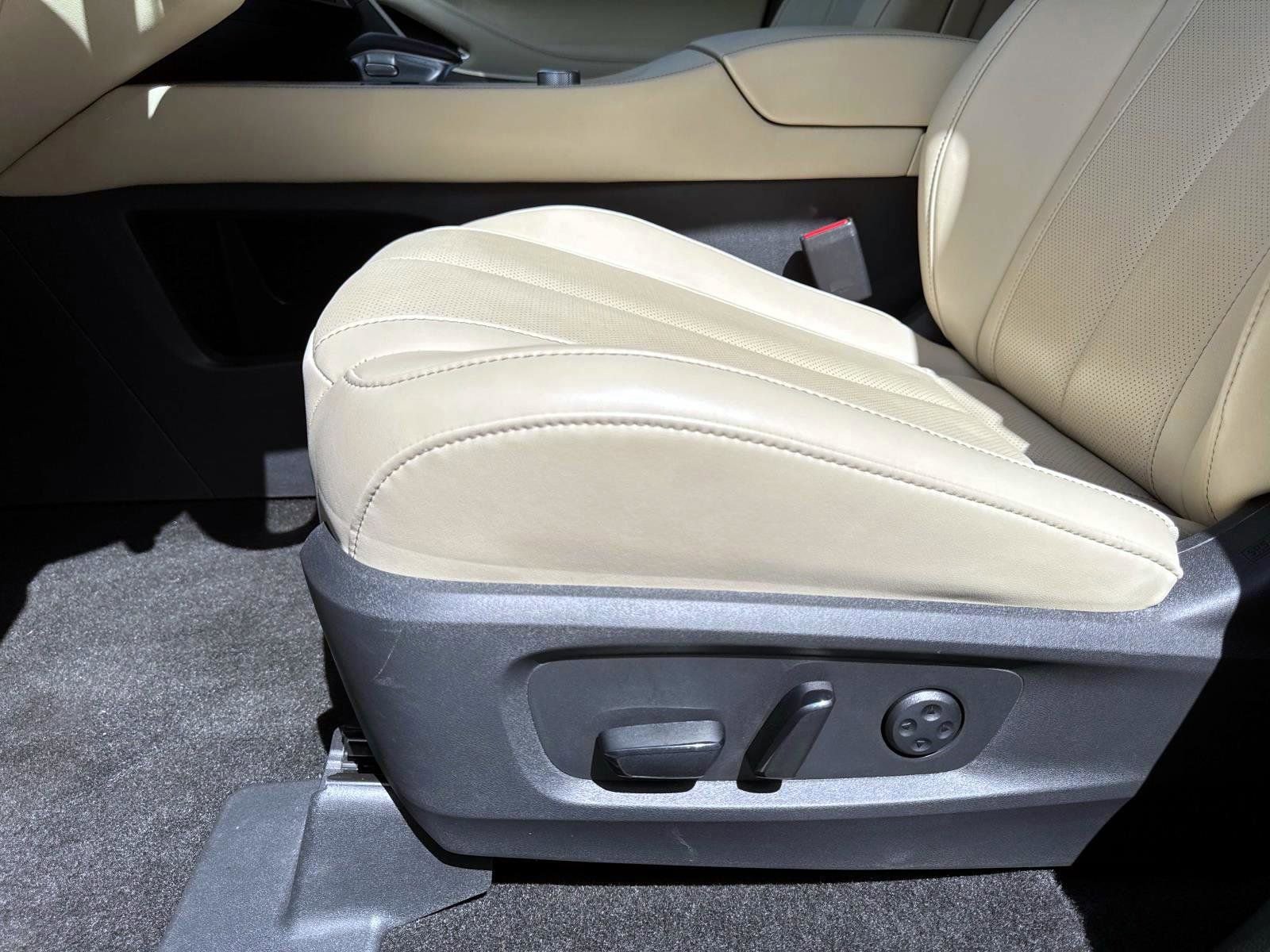 Certified 2025 INFINITI QX60 Luxe image 9