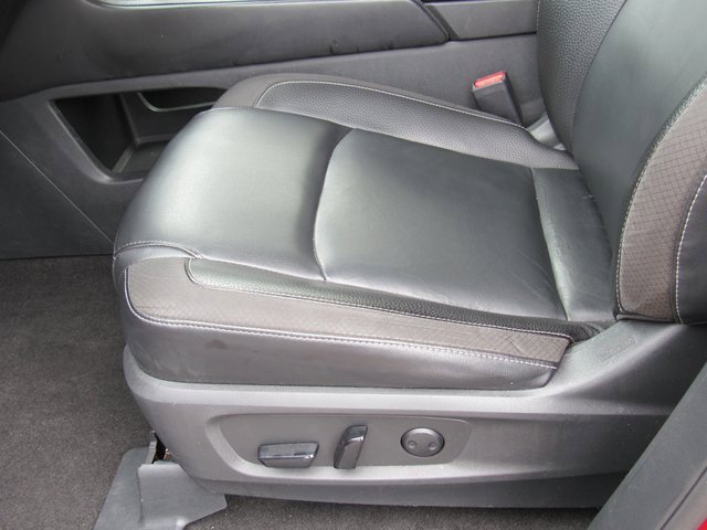 Used 2023 Nissan Pathfinder SL image 16