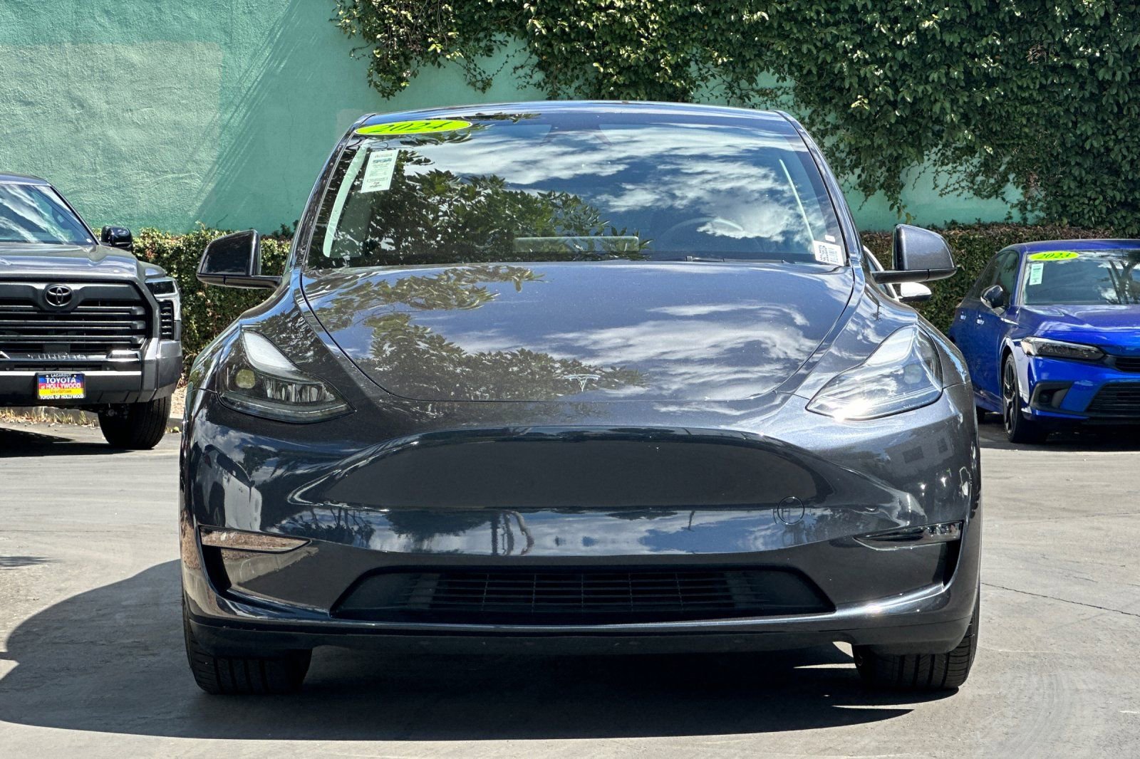 Used 2024 Tesla Model Y Performance AWD/4WD image 9
