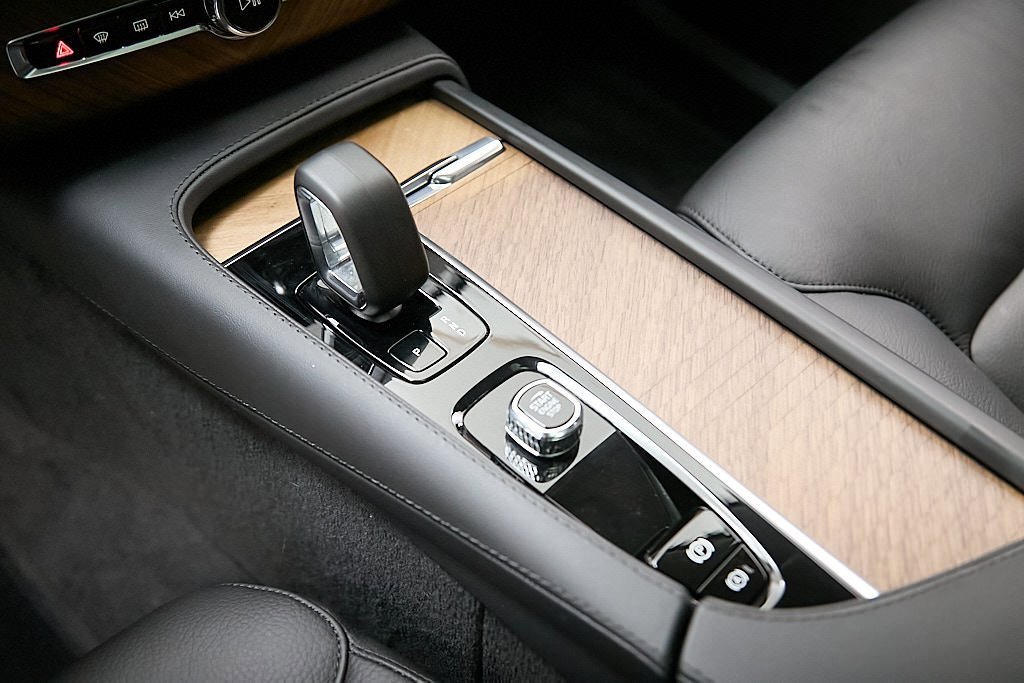 Certified 2024 Volvo XC90 B6 Plus w/ Protection Package image 19