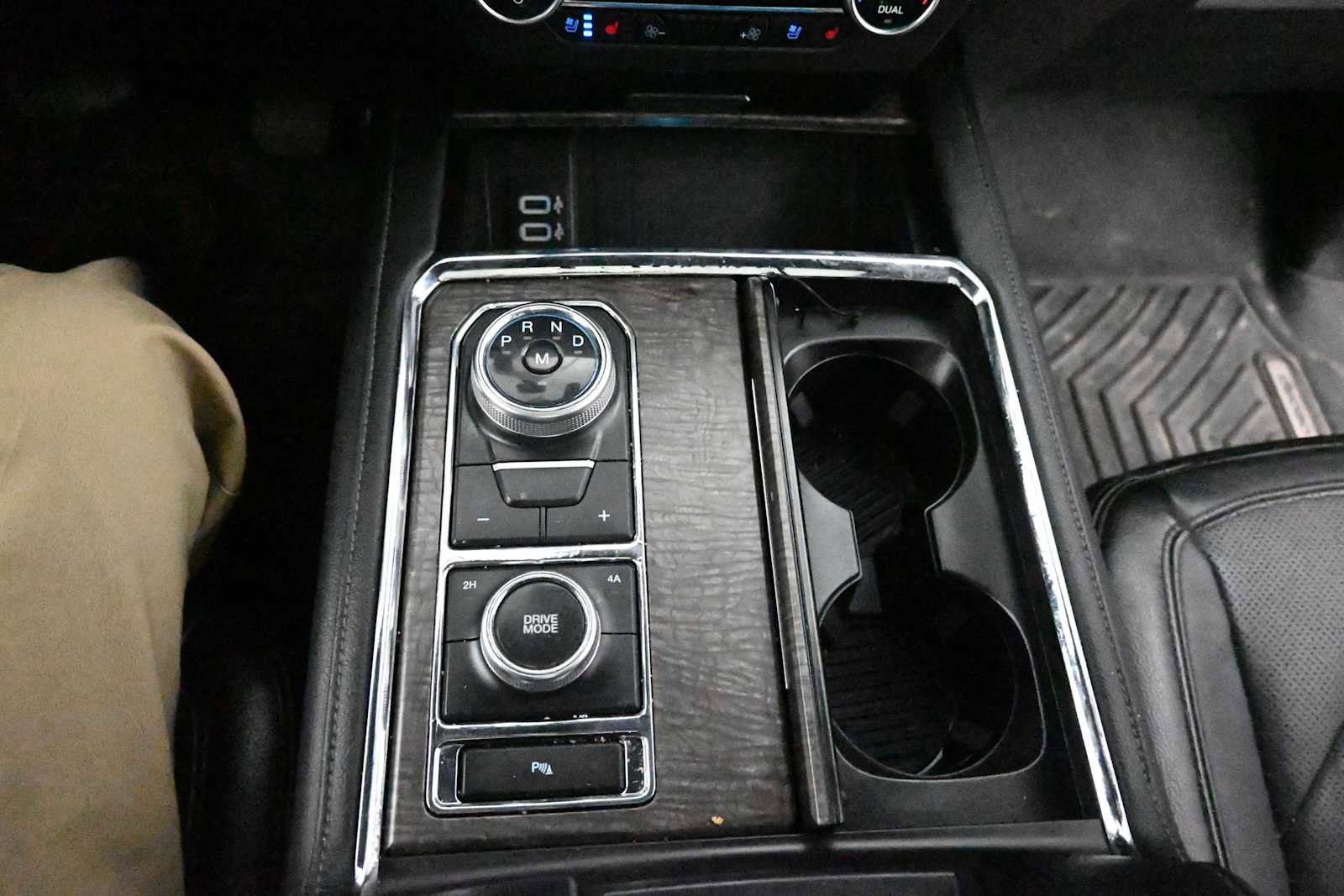 Used 2019 Ford Expedition Max Limited w/ Equipment Group 301A AWD/4WD image 14