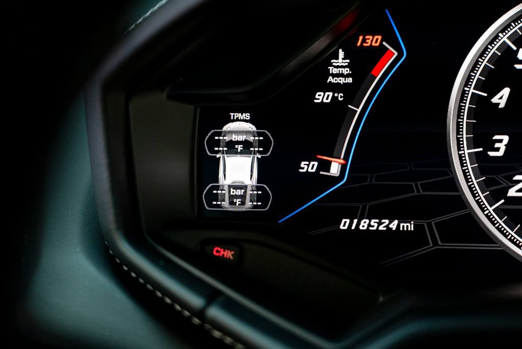Used 2021 Lamborghini Huracan EVO RWD image 48