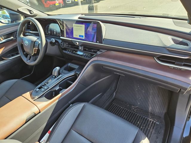 Used 2023 Toyota Crown Limited image 26