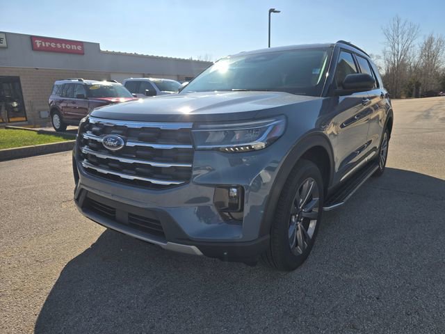 Used 2025 Ford Explorer Active w/ Active Comfort Package image 7