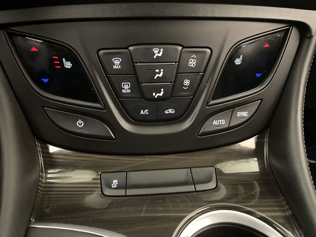 Used 2020 Buick Envision Essence FWD image 12