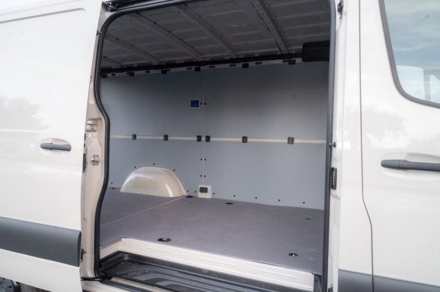 Used 2025 Mercedes-Benz Sprinter 2500 image 11