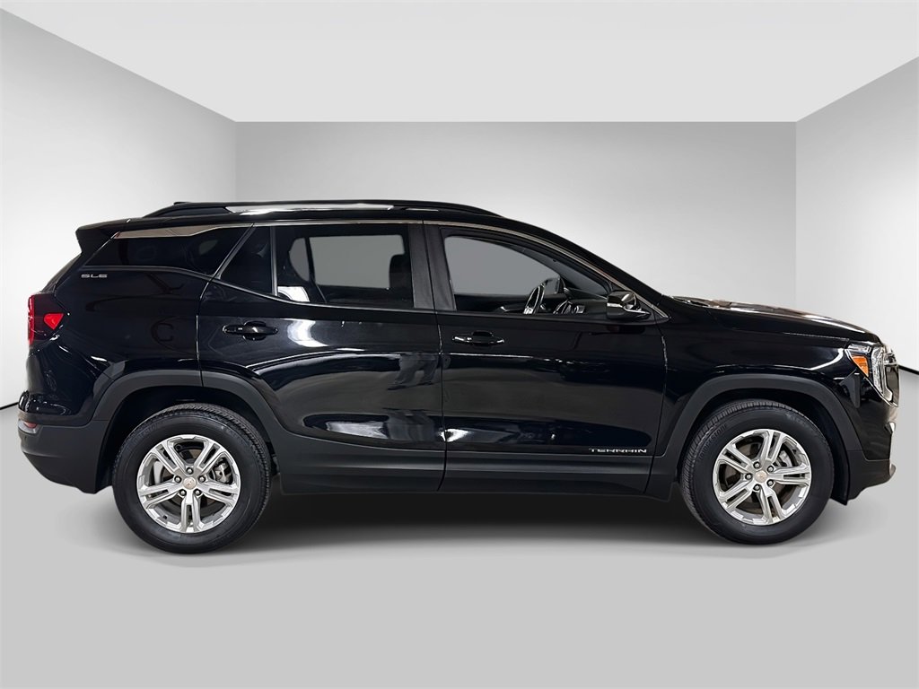 Used 2022 GMC Terrain SLE w/ Driver Convenience Package image 6