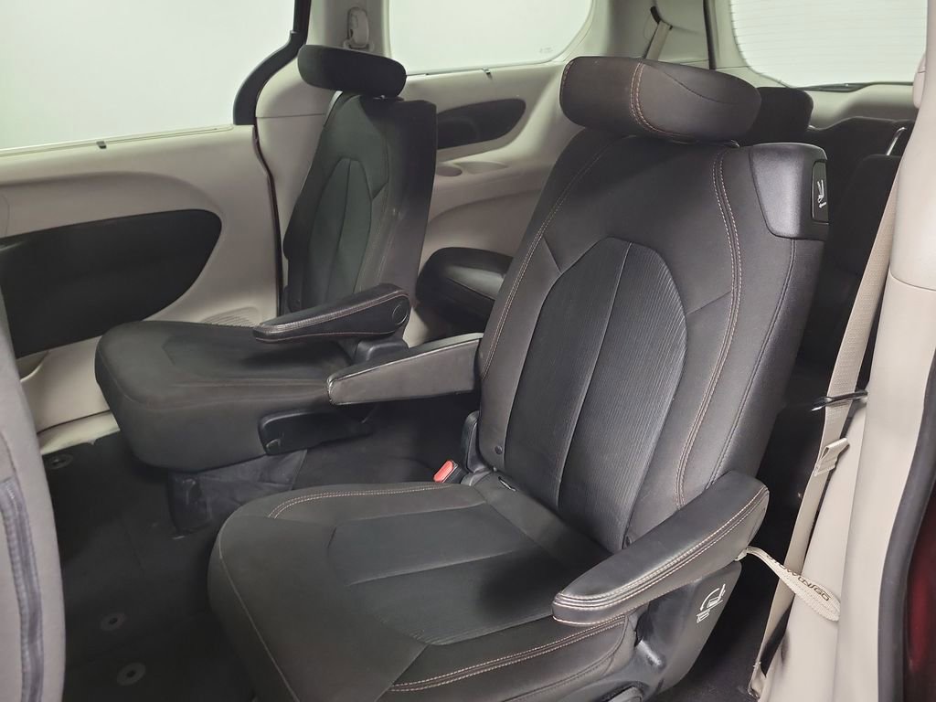 Used 2017 Chrysler Pacifica Touring Plus w/ Tire & Wheel Group image 21