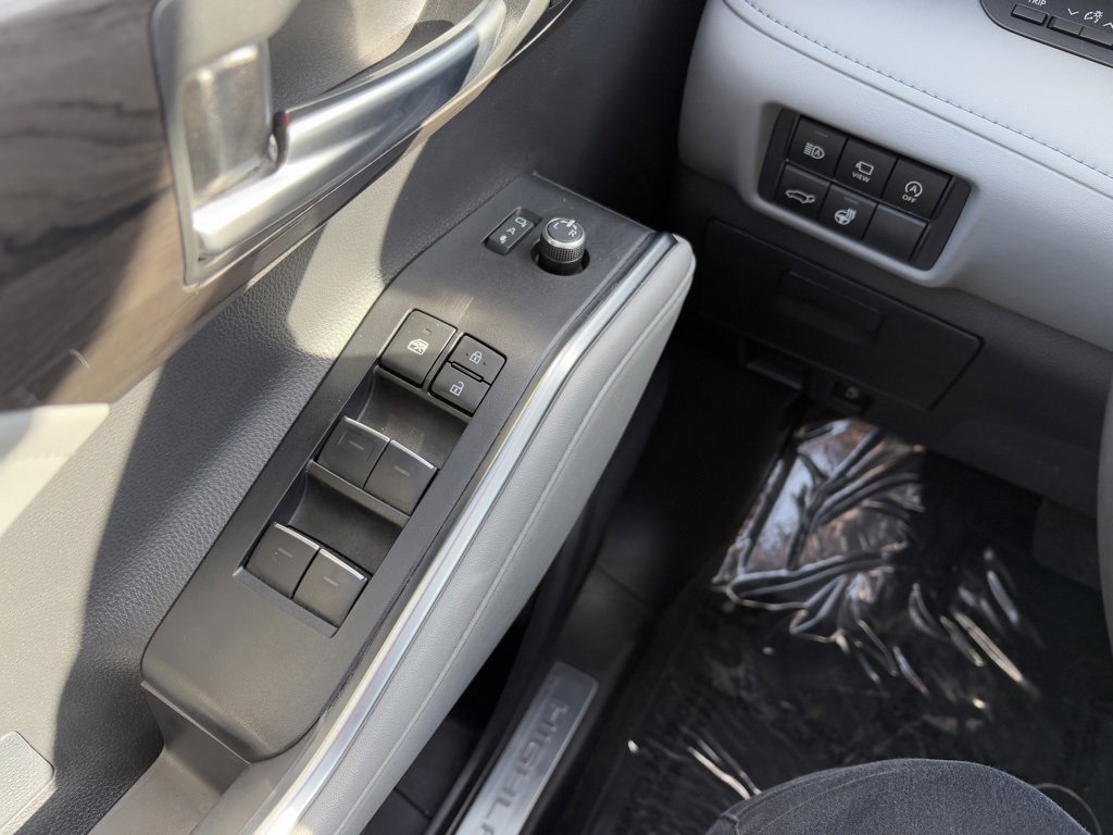 Used 2023 Toyota Highlander Limited image 20