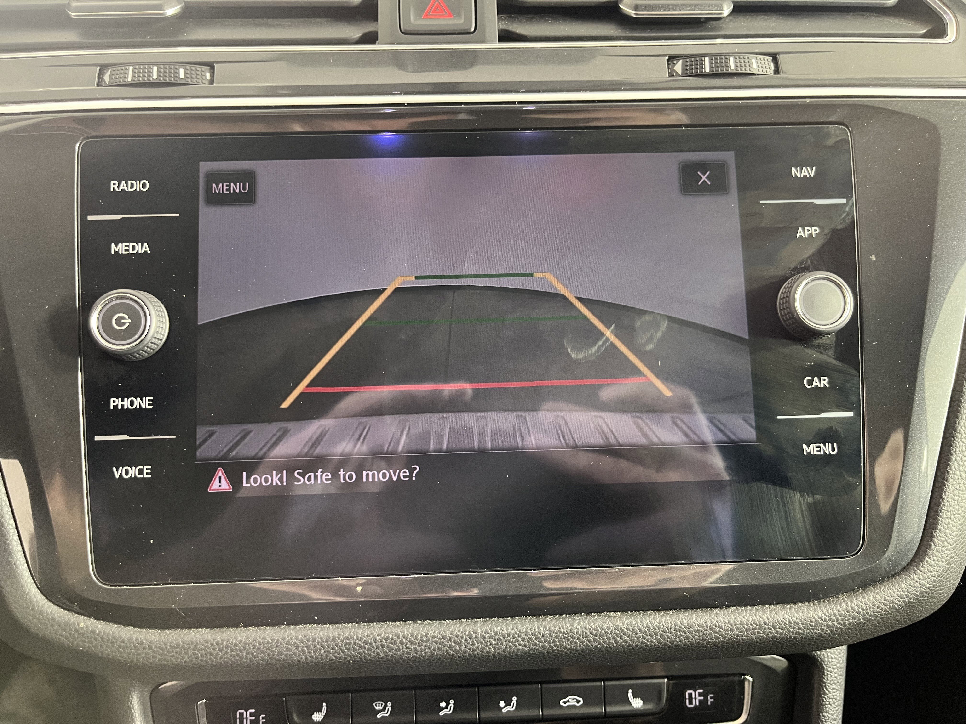 Used 2019 Volkswagen Tiguan SEL w/ 3rd Row Seat Package image 31