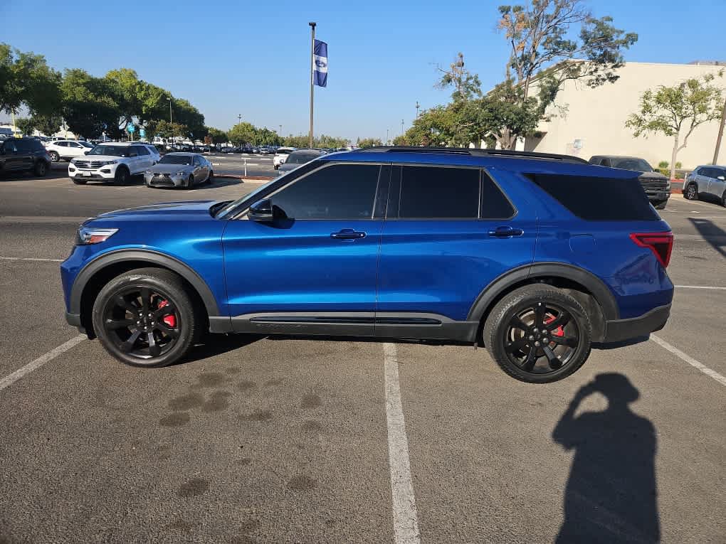 Certified 2023 Ford Explorer ST w/ Equipment Group 401A AWD/4WD image 4