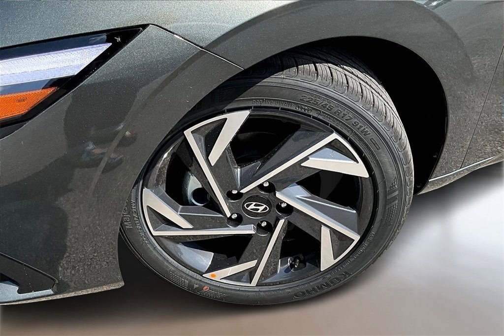 New 2025 Hyundai Elantra Sport image 11
