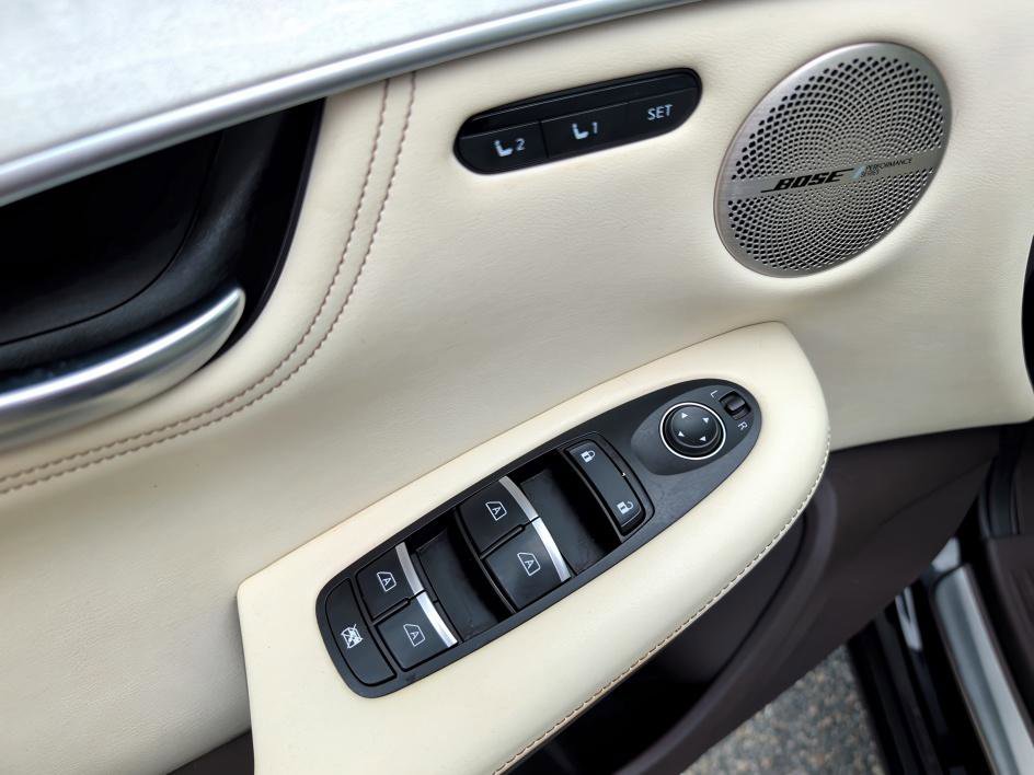 Used 2019 INFINITI QX50 Essential w/ Sensory Package image 16