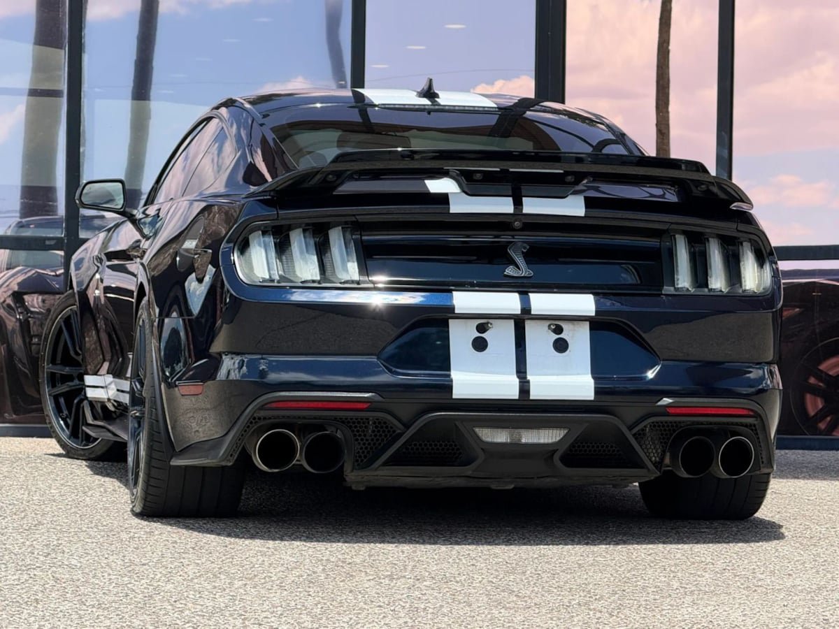 Used 2021 Ford Mustang Shelby GT500 w/ Technology Package RWD image 8