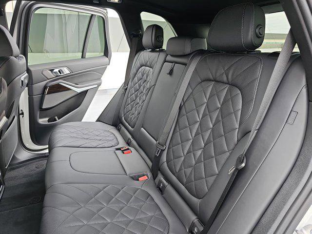 Used 2025 BMW X5 sDrive40i w/ Premium Package image 14