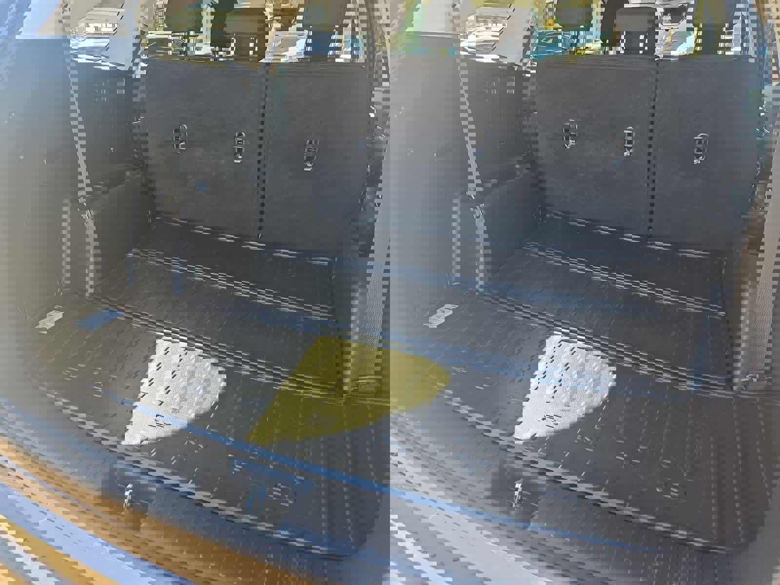 Certified 2025 Kia Sorento LX image 31