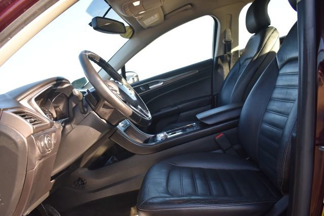 Used 2017 Ford Fusion SE w/ Fusion SE Technology Package image 21