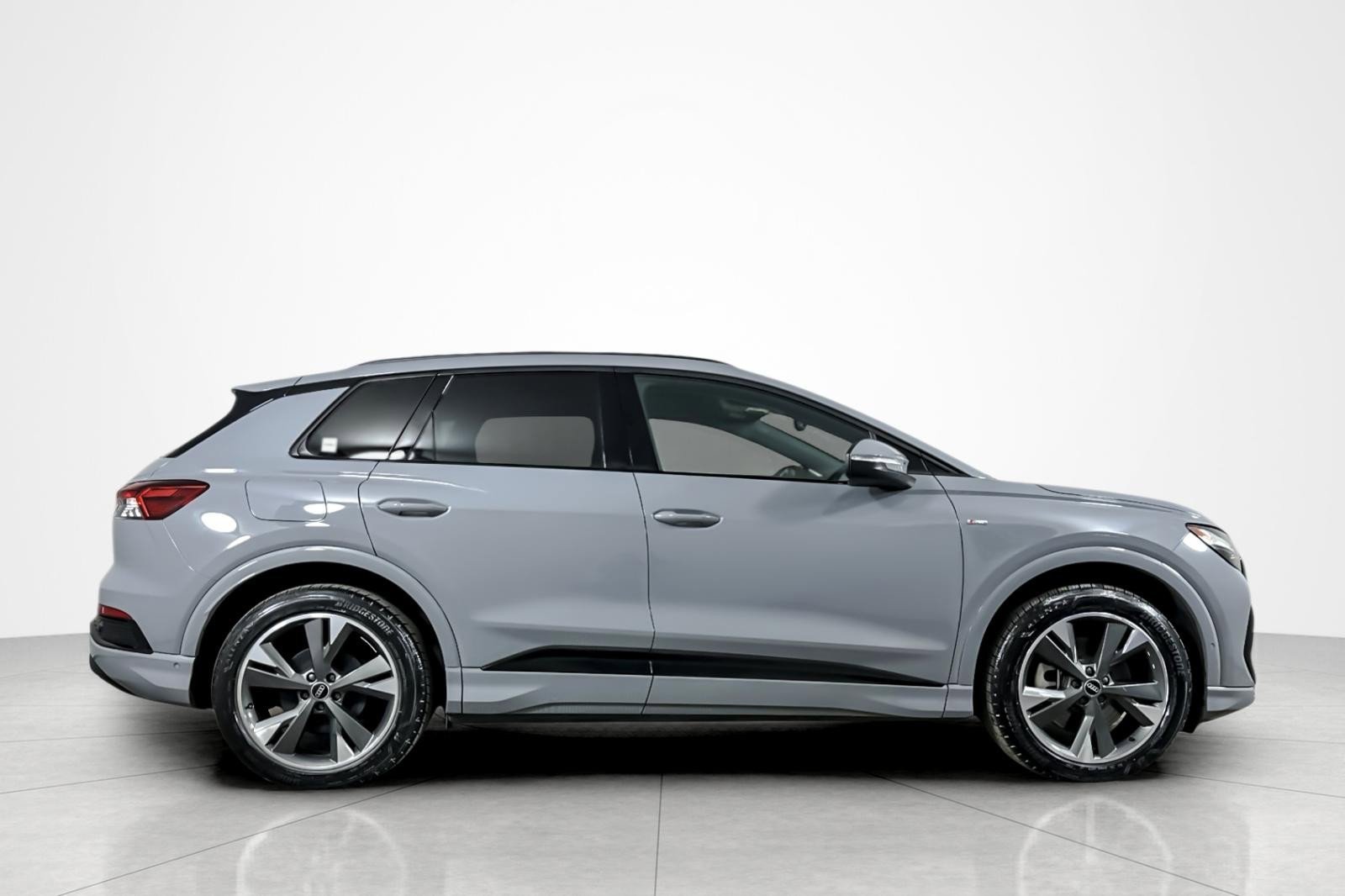 Used 2024 Audi Q4 e-tron Premium Plus w/ Premium Plus image 6