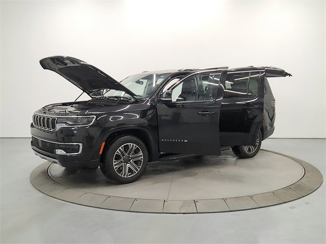 Used 2024 Jeep Wagoneer Series II w/ Flexible Seating Group image 11