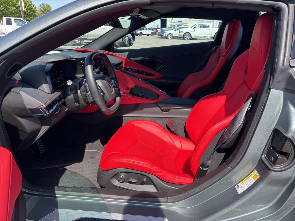 Used 2023 Chevrolet Corvette Stingray Preferred Conv w/ Z51 Performance Package RWD image 9