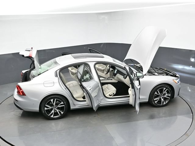 Used 2025 Volvo S60 B5 Plus AWD/4WD image 56