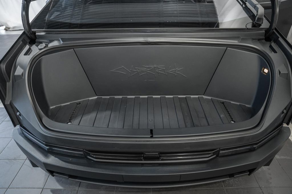 Used 2024 Tesla Cybertruck AWD Crew Cab image 26