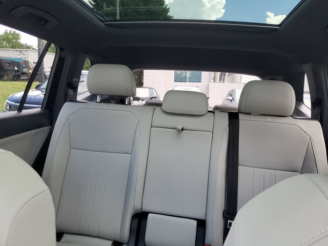 Certified 2024 Volkswagen Tiguan SE R-Line FWD image 11
