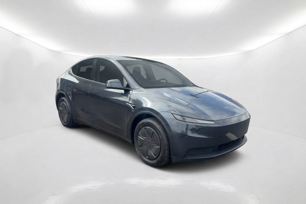 Used 2026 Tesla Model Y 2WD image 3