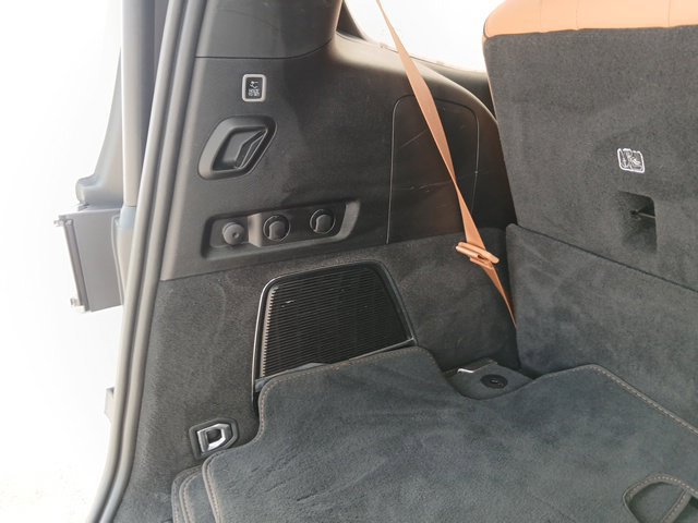 Used 2024 Jeep Grand Wagoneer Series III w/ Rear Seat Video Group 1 AWD/4WD image 10