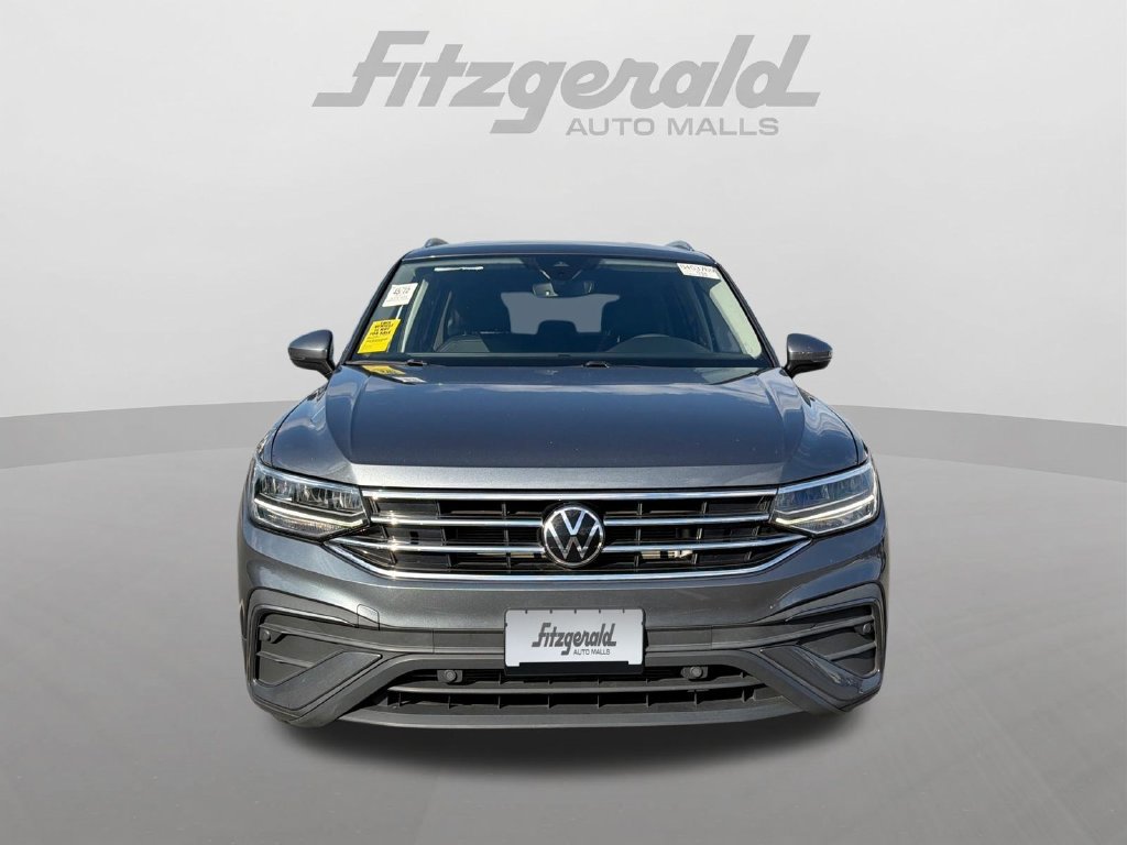 Used 2023 Volkswagen Tiguan SE AWD/4WD image 3