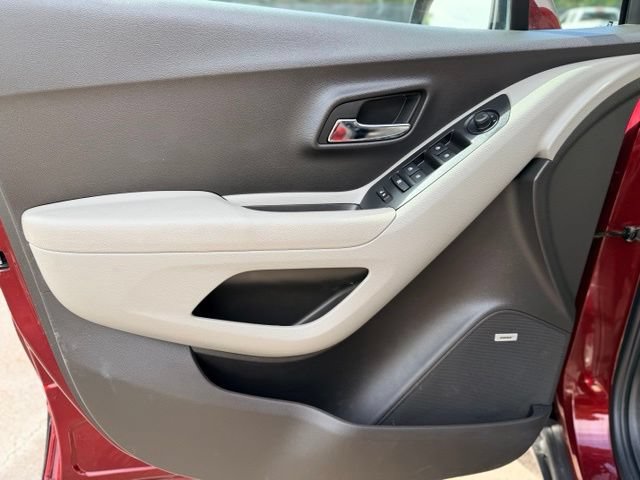 Used 2016 Chevrolet Trax LTZ AWD/4WD image 19