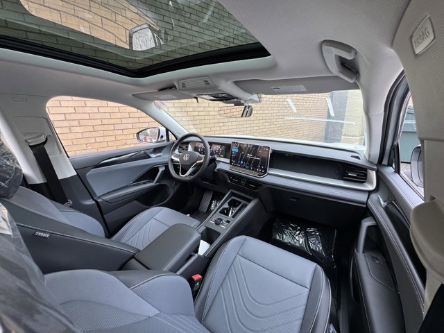 New 2026 Volkswagen Tiguan SE image 12