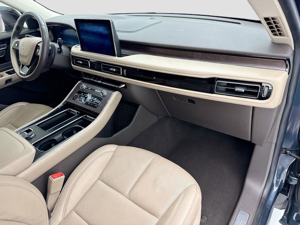 Used 2022 Lincoln Aviator Reserve w/ Elements Package Plus image 16