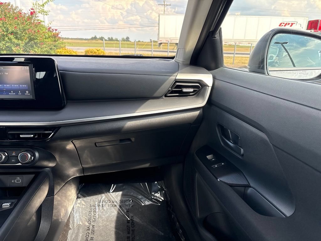 Used 2025 Nissan Kicks S FWD image 16