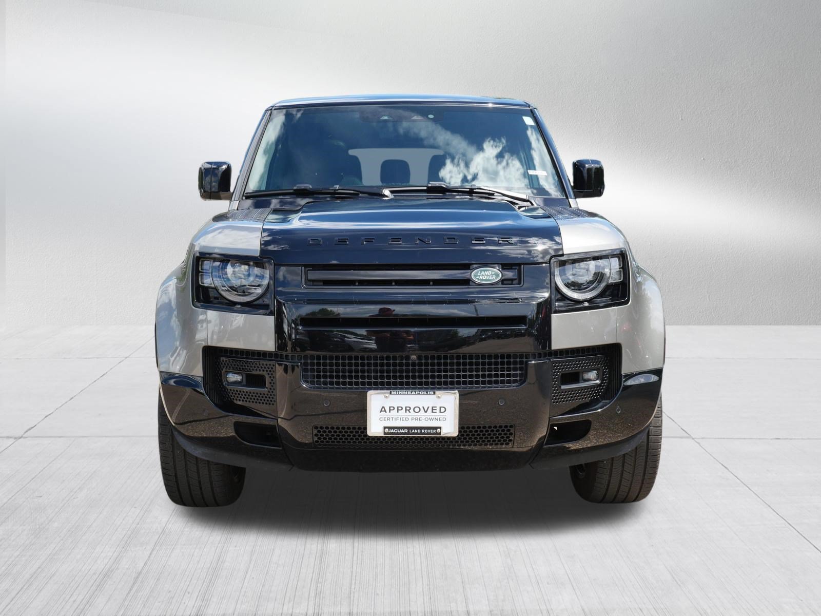 Certified 2025 Land Rover Defender 130 X AWD/4WD image 8