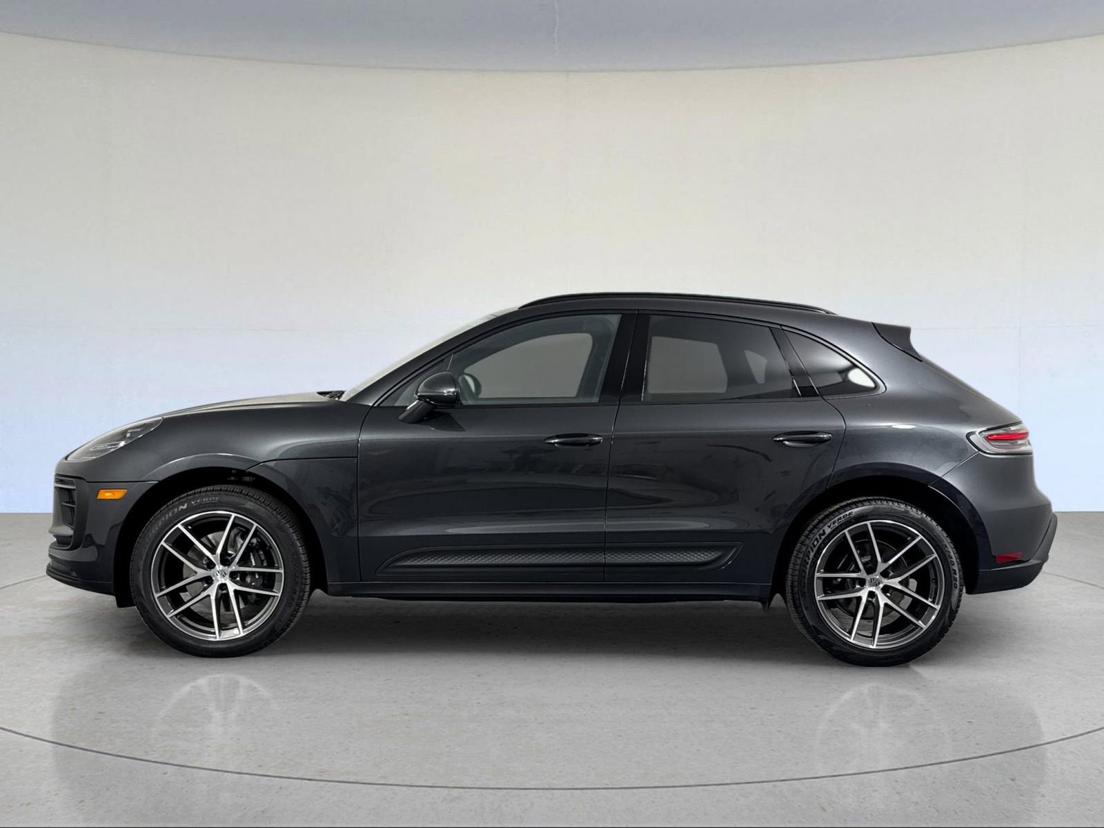 Certified 2025 Porsche Macan video 2