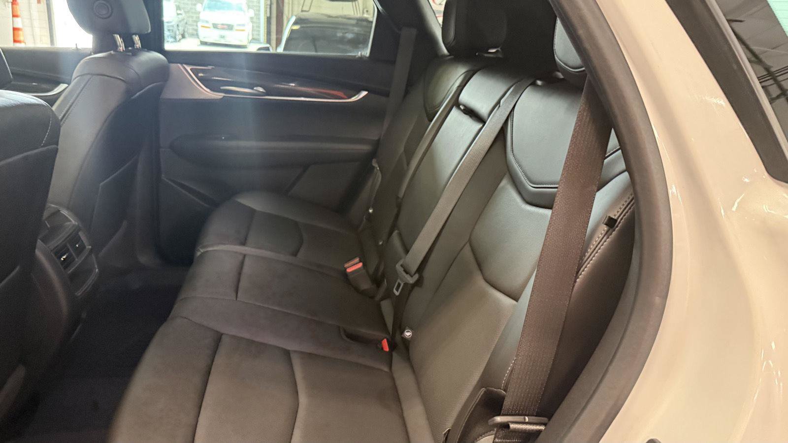 Used 2023 Cadillac XT5 Sportv w/ Technology Package AWD/4WD image 32