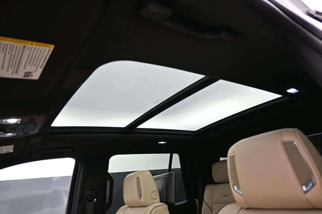 Used 2023 Cadillac Escalade Premium Luxury AWD/4WD image 13