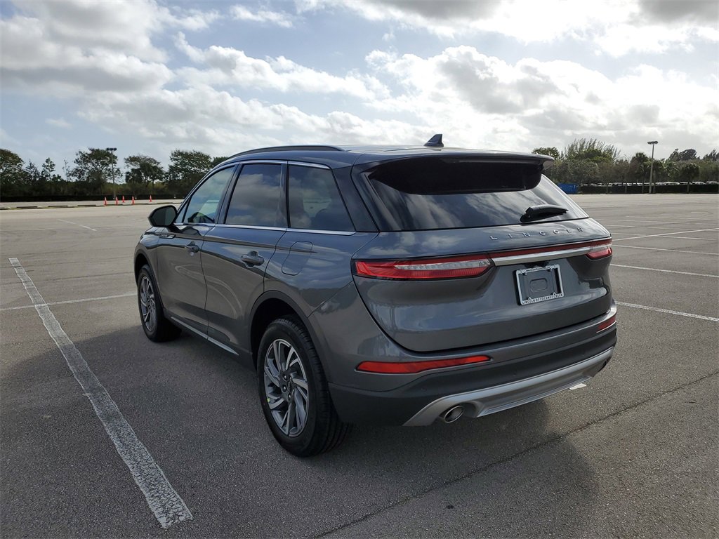 New 2026 Lincoln Corsair Premiere image 3