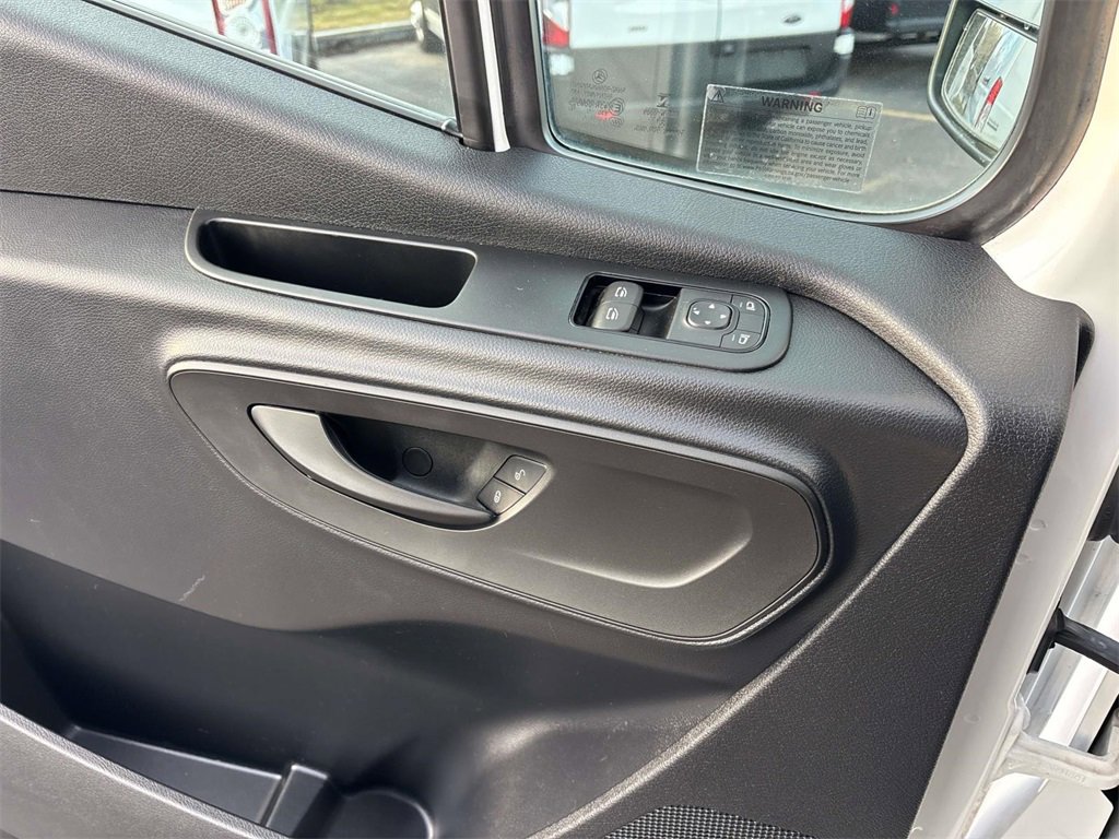 Used 2022 Mercedes-Benz Sprinter 4500 image 21