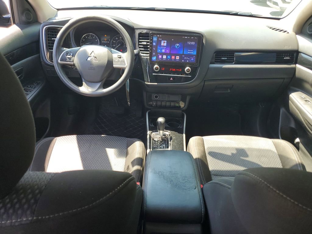 Used 2020 Mitsubishi Outlander ES image 19