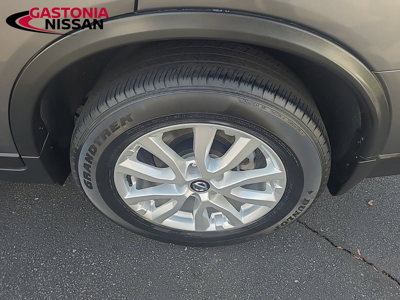 Used 2020 Nissan Rogue SV image 17