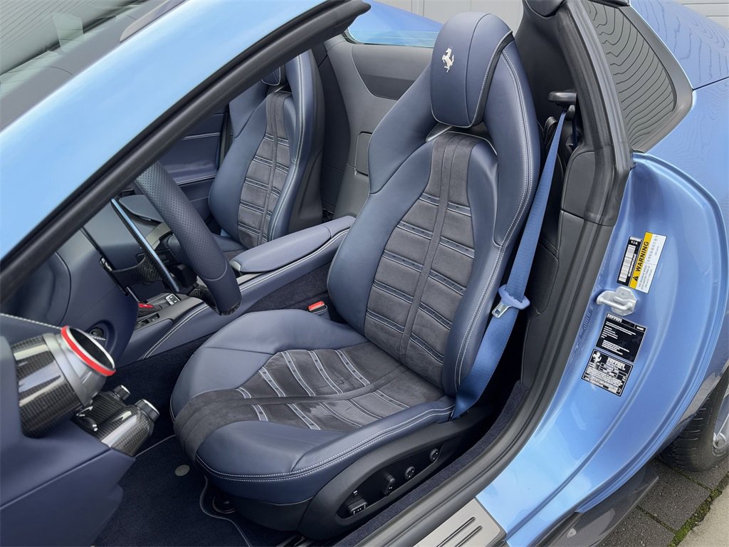 Used 2021 Ferrari 812 GTS image 11