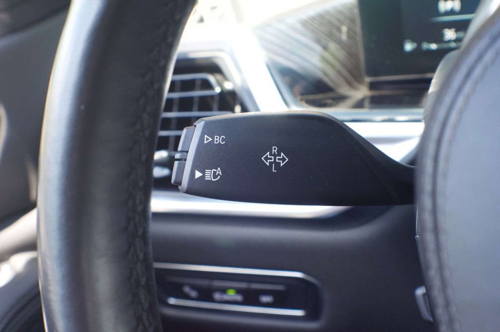 Used 2024 BMW X7 xDrive40i w/ M Sport Package AWD/4WD image 25
