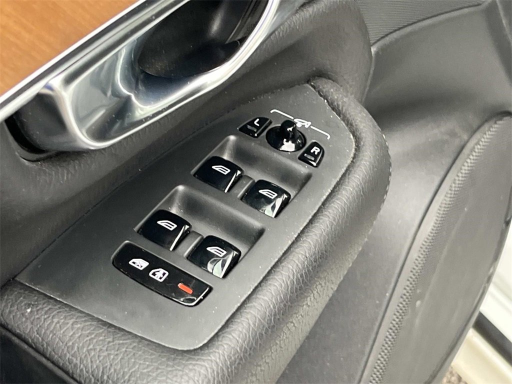 Used 2022 Volvo XC90 T8 Inscription Expression w/ Advanced Package image 21